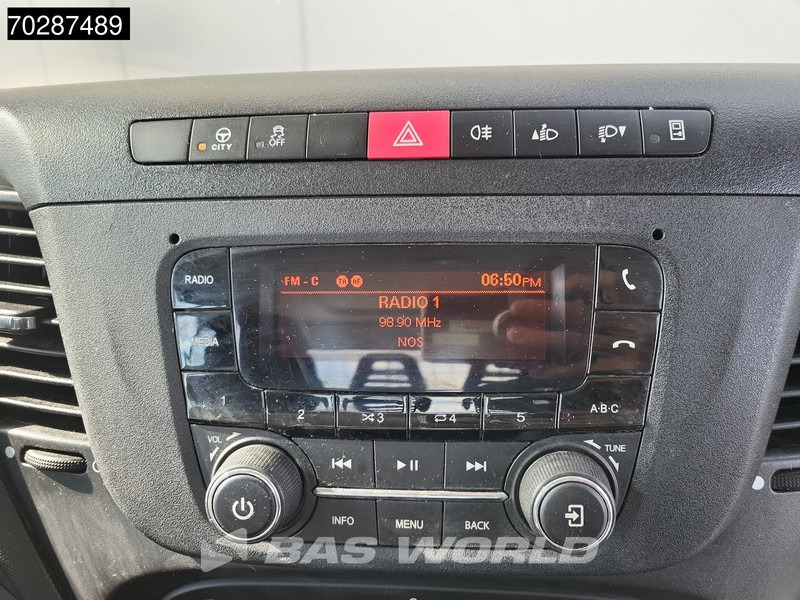 Mažas savivartis Iveco Daily 35C16 3.0L Kipper met Kist Dubbel Cabine Dubbellucht 3,5t Trekhaak Airco Cruise Euro6 Tipper Benne Kieper 2m3 Airco Trekhaak Cru: foto 17