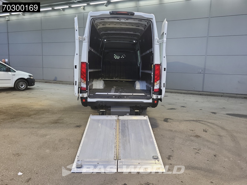 Iveco Daily 52C18 3.0L Laadklep Automaat Dubbellucht 180PK L3H2 Cruise Euro6 L3 Cruise control - Krovininis mikroautobusas: foto 3 Iveco Daily 52C18 3.0L Laadklep Automaat Dubbellucht 180PK L3H2 Cruise Euro6 L3 Cruise control - Krovininis mikroautobusas: foto 3