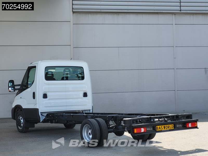 Iveco Daily 35C18 Chassis Cabine Automaat 410WB Airco Cruise Navi LED Euro6 Fahrgestell Chassis 22m3 Cruise control - Komercinis automobilis: foto 2 Iveco Daily 35C18 Chassis Cabine Automaat 410WB Airco Cruise Navi LED Euro6 Fahrgestell Chassis 22m3 Cruise control - Komercinis automobilis: foto 2
