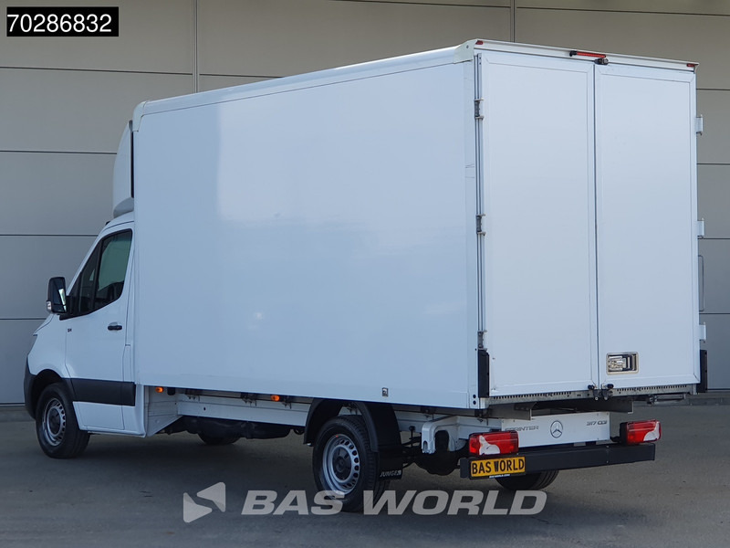 Mercedes-Benz Sprinter 317 CDI Automaat Bakwagen Achterdeuren Airco Camera Euro6 Meubelbak Koffer 21m3 Airco - Furgonas su krovinių dėže: foto 2 Mercedes-Benz Sprinter 317 CDI Automaat Bakwagen Achterdeuren Airco Camera Euro6 Meubelbak Koffer 21m3 Airco - Furgonas su krovinių dėže: foto 2