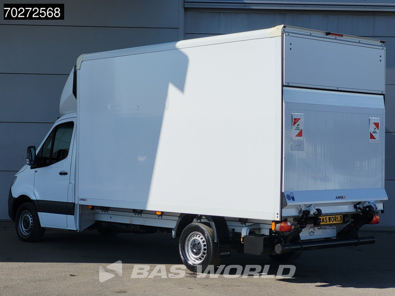 Mercedes-Benz Sprinter 317 CDI Automaat Bakwagen Laadklep Camera Airco Koffer Meubelbak 20m3 Airco - Furgonas su krovinių dėže: foto 5 Mercedes-Benz Sprinter 317 CDI Automaat Bakwagen Laadklep Camera Airco Koffer Meubelbak 20m3 Airco - Furgonas su krovinių dėže: foto 5