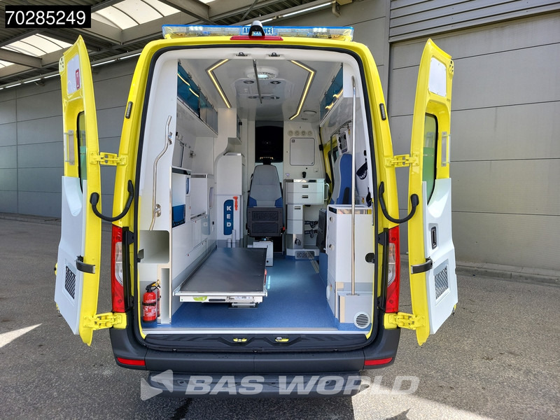Mercedes-Benz Sprinter 319 CDI Automaat Nieuw! Complete Ambulance Ziekenwagen Rettungswagen Krankenwagen 11m3 Airco Cruise control - Greitosios pagalbos automobilis: foto 3 Mercedes-Benz Sprinter 319 CDI Automaat Nieuw! Complete Ambulance Ziekenwagen Rettungswagen Krankenwagen 11m3 Airco Cruise control - Greitosios pagalbos automobilis: foto 3