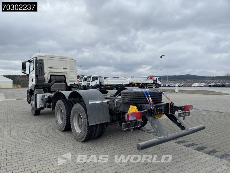 MAN TGS 33.400 6X4 NEW 6x4 chassis Big-Axle Manual Airco EURO 2 - Važiuoklės sunkvežimis: foto 2 MAN TGS 33.400 6X4 NEW 6x4 chassis Big-Axle Manual Airco EURO 2 - Važiuoklės sunkvežimis: foto 2