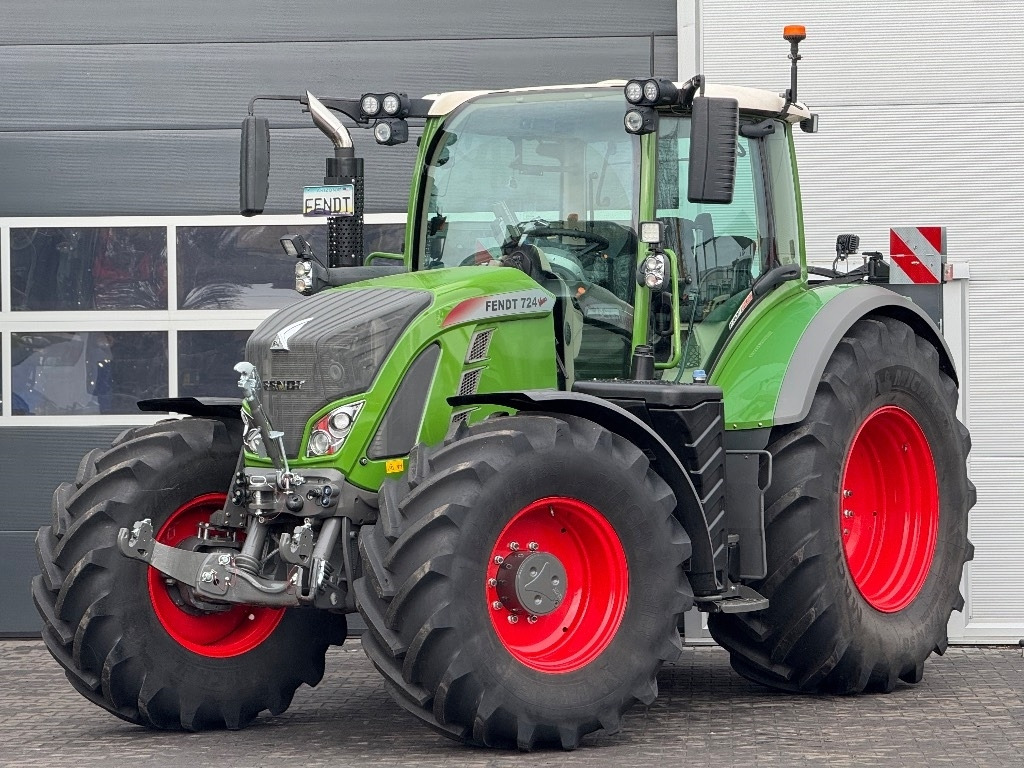Fendt 724 S4 Profi Plus - Traktorius: foto 1 Fendt 724 S4 Profi Plus - Traktorius: foto 1