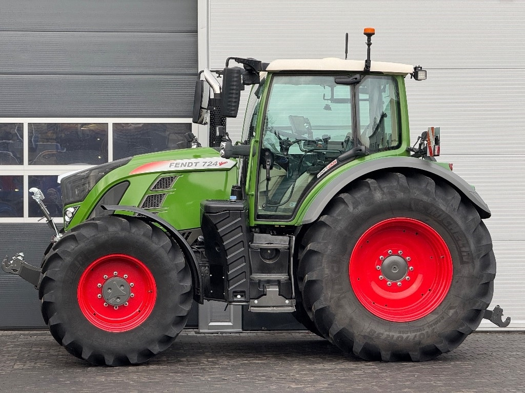 Fendt 724 S4 Profi Plus - Traktorius: foto 5 Fendt 724 S4 Profi Plus - Traktorius: foto 5