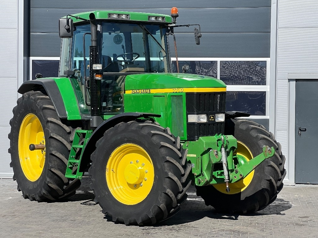 John Deere 7710 PQ - Traktorius: foto 1 John Deere 7710 PQ - Traktorius: foto 1