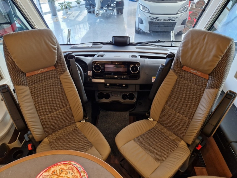 Carthago Chic E-Line I 64 XL QB Mercedes - Integruotas kemperis: foto 5 Carthago Chic E-Line I 64 XL QB Mercedes - Integruotas kemperis: foto 5