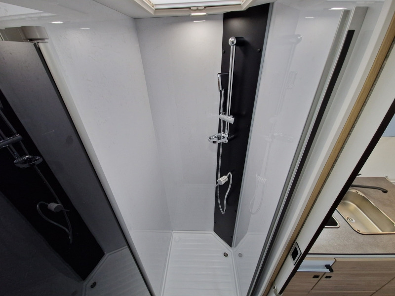 Chausson 640 First Line Ford - Pusiau integruotas kemperis: foto 4 Chausson 640 First Line Ford - Pusiau integruotas kemperis: foto 4