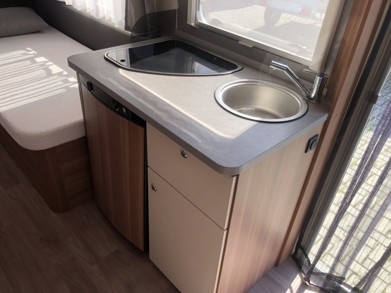 WEINSBERG CARAONE 480 EU - Prikabinamas namelis: foto 4 WEINSBERG CARAONE 480 EU - Prikabinamas namelis: foto 4