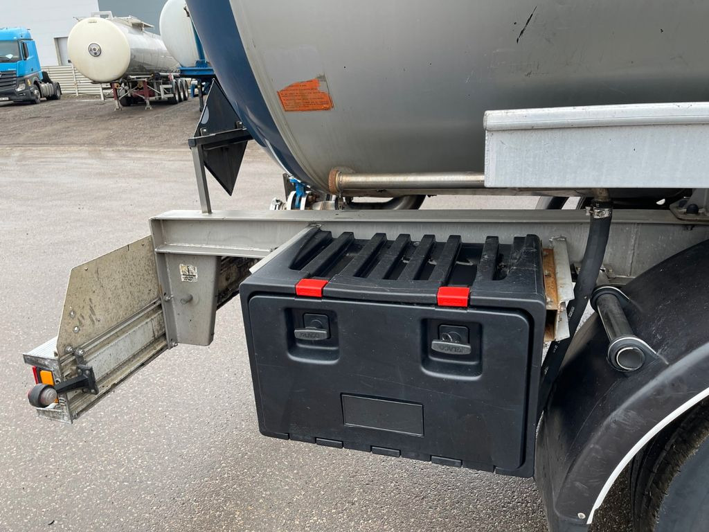 Magyar ADR 7 units - Puspriekabė cisterna: foto 5 Magyar ADR 7 units - Puspriekabė cisterna: foto 5