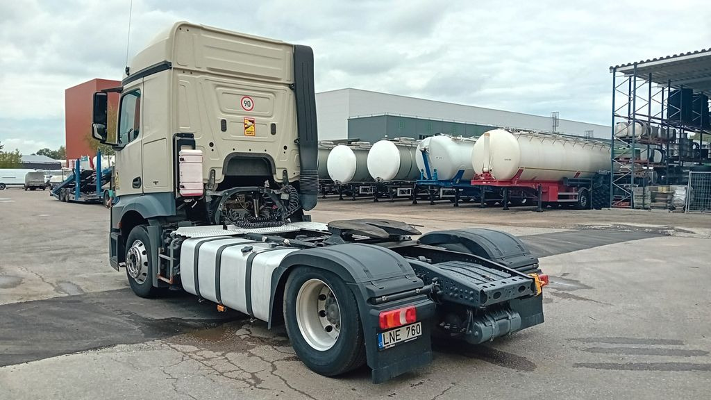 Mercedes-Benz ADR Actros 1843 - Vilkikas: foto 4 Mercedes-Benz ADR Actros 1843 - Vilkikas: foto 4