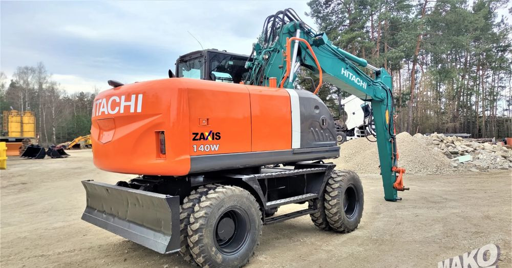 Hitachi ZX140W-3 - Ratinis ekskavatorius: foto 4 Hitachi ZX140W-3 - Ratinis ekskavatorius: foto 4