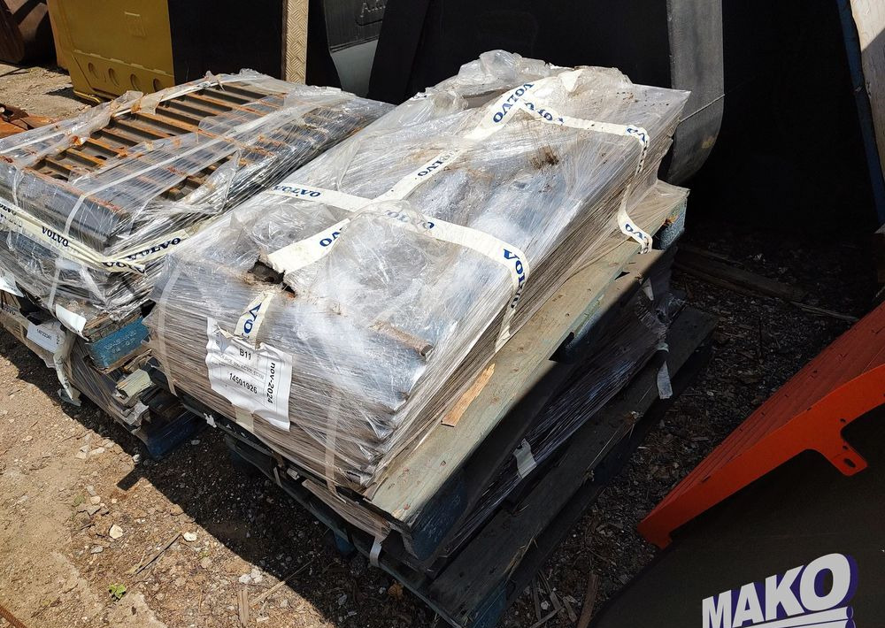 NOWE klepki płyty gąsienic Volvo 60cm 600mm - Vikšrai - Statybinė technika: foto 1 NOWE klepki płyty gąsienic Volvo 60cm 600mm - Vikšrai - Statybinė technika: foto 1