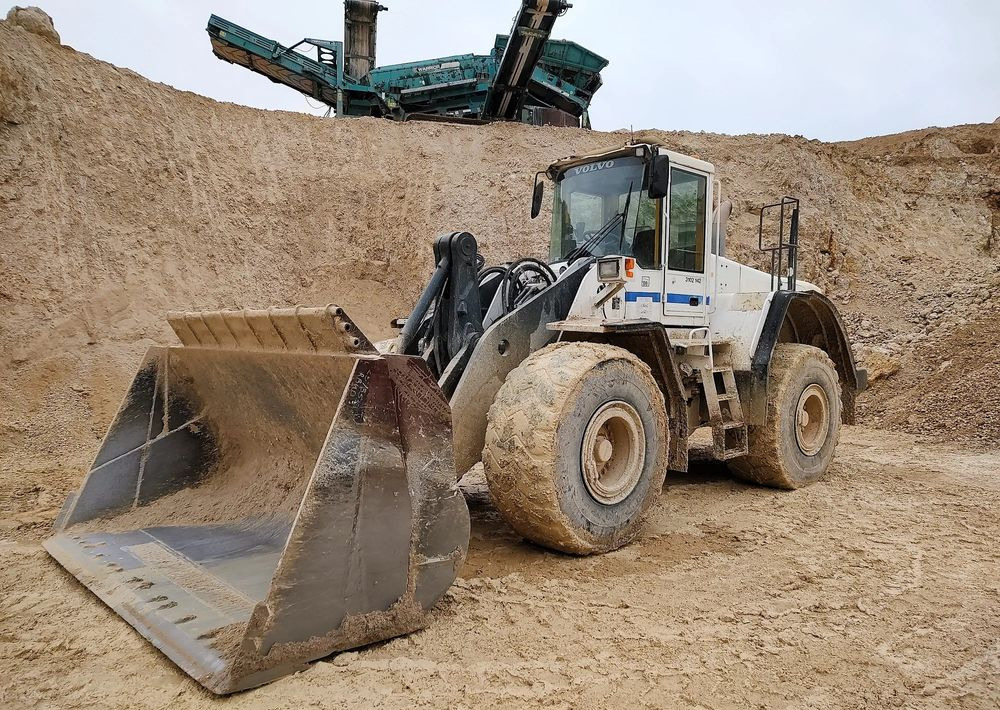 Volvo L180E - Ratinis krautuvas: foto 1 Volvo L180E - Ratinis krautuvas: foto 1