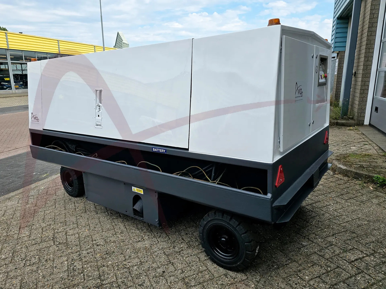 HITZINGER GPU120D - Orlaivio GPU: foto 4 HITZINGER GPU120D - Orlaivio GPU: foto 4