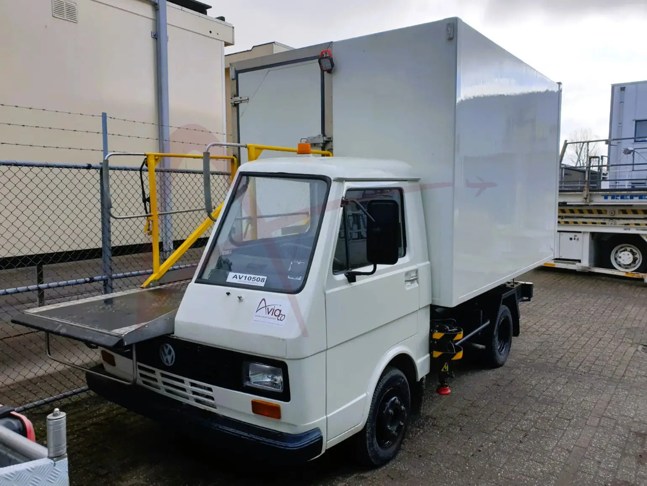 VW LT - Maisto tiekimo į orlaivį keltuvas: foto 1 VW LT - Maisto tiekimo į orlaivį keltuvas: foto 1