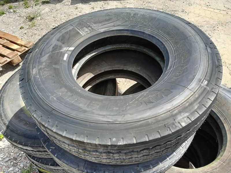 Banden landbouwbanden michelin dunlop 9.5R17.5 + 2 - Padangos ir ratlankiai - Statybinė technika: foto 3 Banden landbouwbanden michelin dunlop 9.5R17.5 + 2 - Padangos ir ratlankiai - Statybinė technika: foto 3