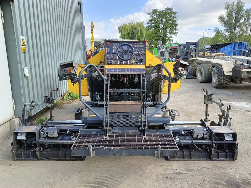 Bomag BF 223 C asfalteermachine asphalt paver dynamo - Asfalto klotuvas: foto 3 Bomag BF 223 C asfalteermachine asphalt paver dynamo - Asfalto klotuvas: foto 3