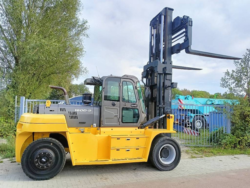 Hyundai 160 D-9 heftruck forklift stapler 16 ton CE - Dyzelinis krautuvas: foto 1 Hyundai 160 D-9 heftruck forklift stapler 16 ton CE - Dyzelinis krautuvas: foto 1