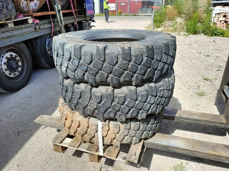 Michelin continental band 13R22.5 , 315/80R22.5 , 13R22,5 l - Padangos ir ratlankiai - Statybinė technika: foto 2 Michelin continental band 13R22.5 , 315/80R22.5 , 13R22,5 l - Padangos ir ratlankiai - Statybinė technika: foto 2
