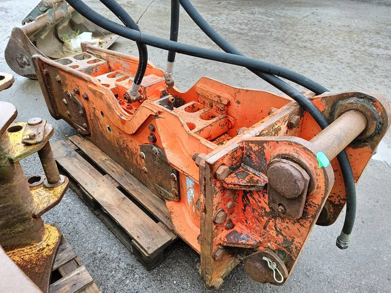 NPK E 210 GH9 hamer hammer hydraulic 18-25 ton 2000 - Hidraulinis kūjis - Statybinė technika: foto 5 NPK E 210 GH9 hamer hammer hydraulic 18-25 ton 2000 - Hidraulinis kūjis - Statybinė technika: foto 5
