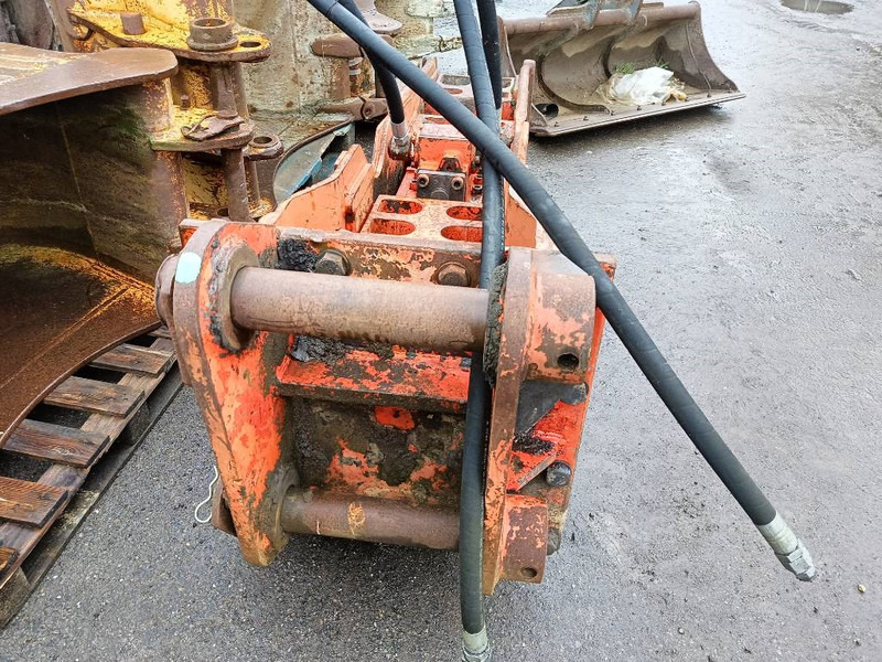NPK E 210 GH9 hamer hammer hydraulic 18-25 ton 2000 - Hidraulinis kūjis - Statybinė technika: foto 4 NPK E 210 GH9 hamer hammer hydraulic 18-25 ton 2000 - Hidraulinis kūjis - Statybinė technika: foto 4