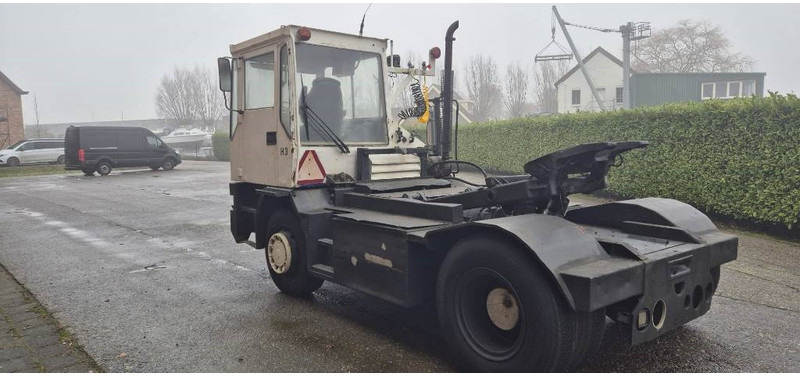 Terberg trt89 4x4 terminal trekker tractor port truck - Terminalų vilkikas: foto 5 Terberg trt89 4x4 terminal trekker tractor port truck - Terminalų vilkikas: foto 5