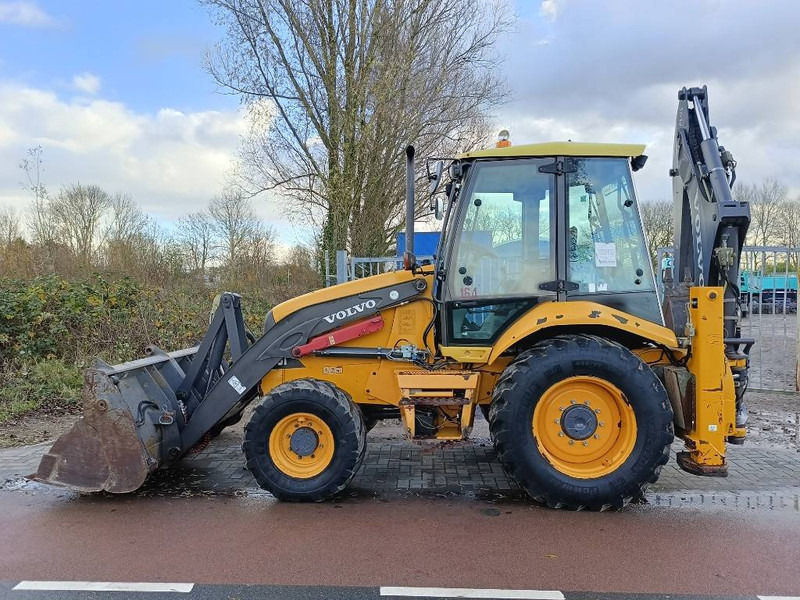 Volvo BL 61 + graaflaad combinatie backhoe loader lader - Ekskavatorius-krautuvas: foto 1 Volvo BL 61 + graaflaad combinatie backhoe loader lader - Ekskavatorius-krautuvas: foto 1