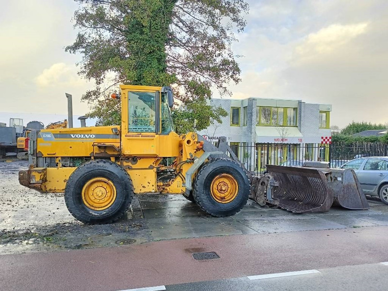 Volvo L 70 C shovel wiellader loader shovel + 3 bakken - Ratinis krautuvas: foto 5 Volvo L 70 C shovel wiellader loader shovel + 3 bakken - Ratinis krautuvas: foto 5