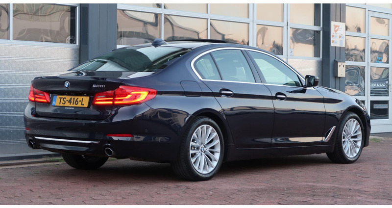 BMW 5 Serie 520i High Executive SCHUIFDAK/ NAPPA-LEDER/ ACC/ HEAD-UP/ H&K / ETC. - Sedanas: foto 4 BMW 5 Serie 520i High Executive SCHUIFDAK/ NAPPA-LEDER/ ACC/ HEAD-UP/ H&K / ETC. - Sedanas: foto 4