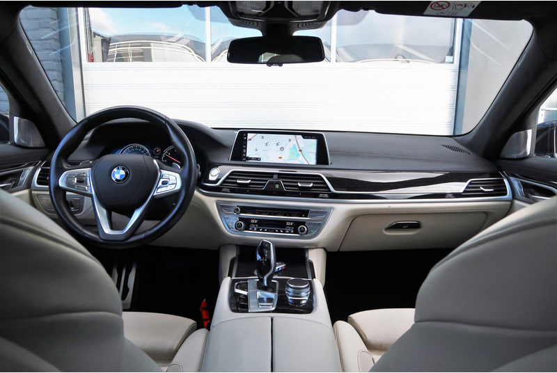 BMW 7 Serie 740Ld xDrive High Executive M-PAKKET/ MASSAGE/ PANO/ DEALER OND/ VOL! - Sedanas: foto 2 BMW 7 Serie 740Ld xDrive High Executive M-PAKKET/ MASSAGE/ PANO/ DEALER OND/ VOL! - Sedanas: foto 2