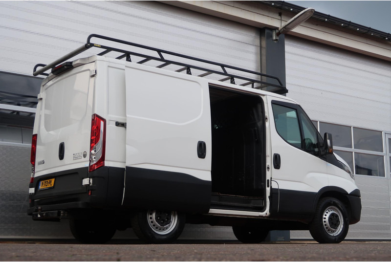 Iveco Daily 35S14V 300 L1H1 AUT/ 3,5t/ CAM/ CRUISE/ TREKHAAK/ AIRCO/ ETC - Krovininis mikroautobusas: foto 3 Iveco Daily 35S14V 300 L1H1 AUT/ 3,5t/ CAM/ CRUISE/ TREKHAAK/ AIRCO/ ETC - Krovininis mikroautobusas: foto 3