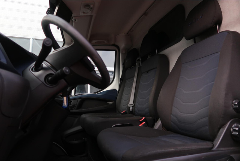 Iveco Daily 35S14V 300 L1H1 AUT/ 3,5t/ CAM/ CRUISE/ TREKHAAK/ AIRCO/ ETC - Krovininis mikroautobusas: foto 5 Iveco Daily 35S14V 300 L1H1 AUT/ 3,5t/ CAM/ CRUISE/ TREKHAAK/ AIRCO/ ETC - Krovininis mikroautobusas: foto 5