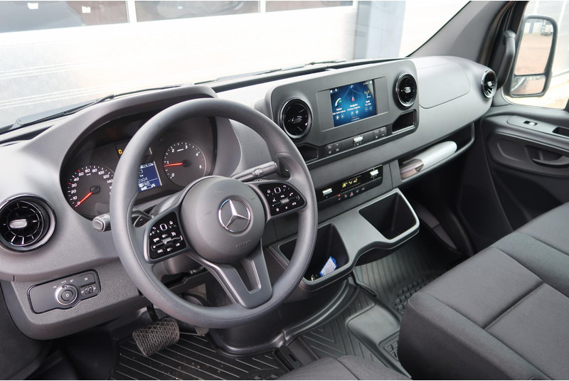 Mercedes-Benz Sprinter 519 CDI L2H2 4X4 AUT/ 2X DEUR/ 3,5T/ MBUX/ CAMERA/ ETC. - Krovininis mikroautobusas: foto 2 Mercedes-Benz Sprinter 519 CDI L2H2 4X4 AUT/ 2X DEUR/ 3,5T/ MBUX/ CAMERA/ ETC. - Krovininis mikroautobusas: foto 2