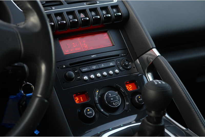 Peugeot 3008 1.6 VTi Première CRUISE/ PANO/ CLIMA/ HEAD-UP/ ETC. - Lengvasis automobilis: foto 4 Peugeot 3008 1.6 VTi Première CRUISE/ PANO/ CLIMA/ HEAD-UP/ ETC. - Lengvasis automobilis: foto 4