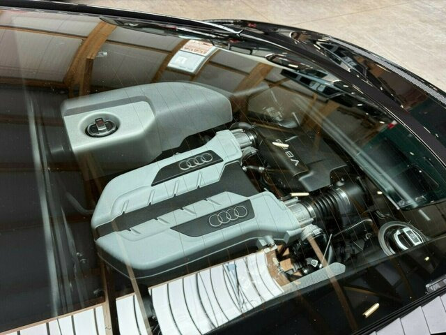 AUDI R8 4.2 FSI V8 quattro Coupé makellos!... - Lengvasis automobilis: foto 4 AUDI R8 4.2 FSI V8 quattro Coupé makellos!... - Lengvasis automobilis: foto 4