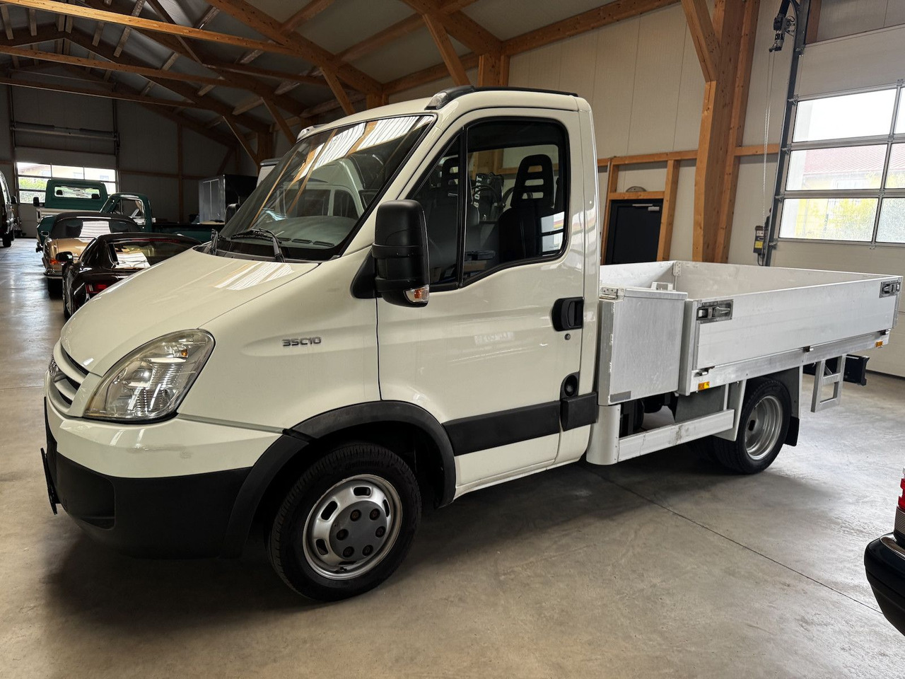 Iveco Daily 35C10 Pritsche HIAB Kran 1. Hand! - Bortinis automobilis: foto 2 Iveco Daily 35C10 Pritsche HIAB Kran 1. Hand! - Bortinis automobilis: foto 2