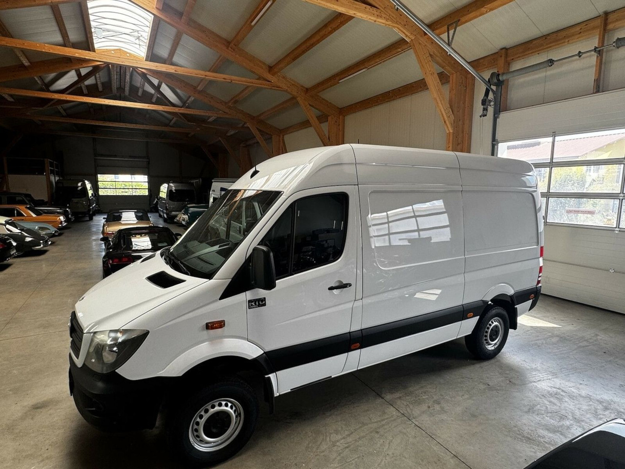 Mercedes-Benz Sprinter 319 CDI 4x4 3.0 V6 Untersetzung 1a! - Krovininis mikroautobusas: foto 5 Mercedes-Benz Sprinter 319 CDI 4x4 3.0 V6 Untersetzung 1a! - Krovininis mikroautobusas: foto 5