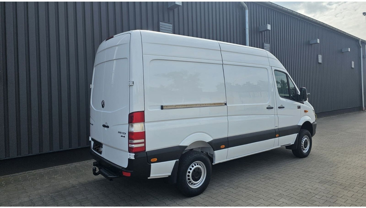 Mercedes-Benz Sprinter 319 CDI 4x4 3.0 V6 Untersetzung 1a! - Krovininis mikroautobusas: foto 4 Mercedes-Benz Sprinter 319 CDI 4x4 3.0 V6 Untersetzung 1a! - Krovininis mikroautobusas: foto 4