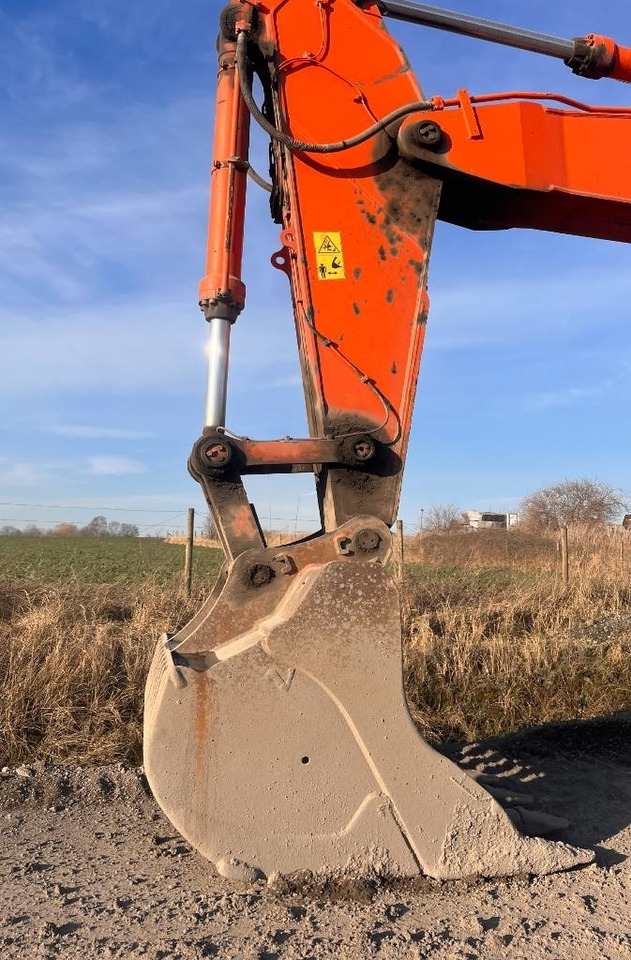 Hitachi ZX 690 LC H-6 ZX690LCR-6 - Vikšrinis ekskavatorius: foto 3 Hitachi ZX 690 LC H-6 ZX690LCR-6 - Vikšrinis ekskavatorius: foto 3