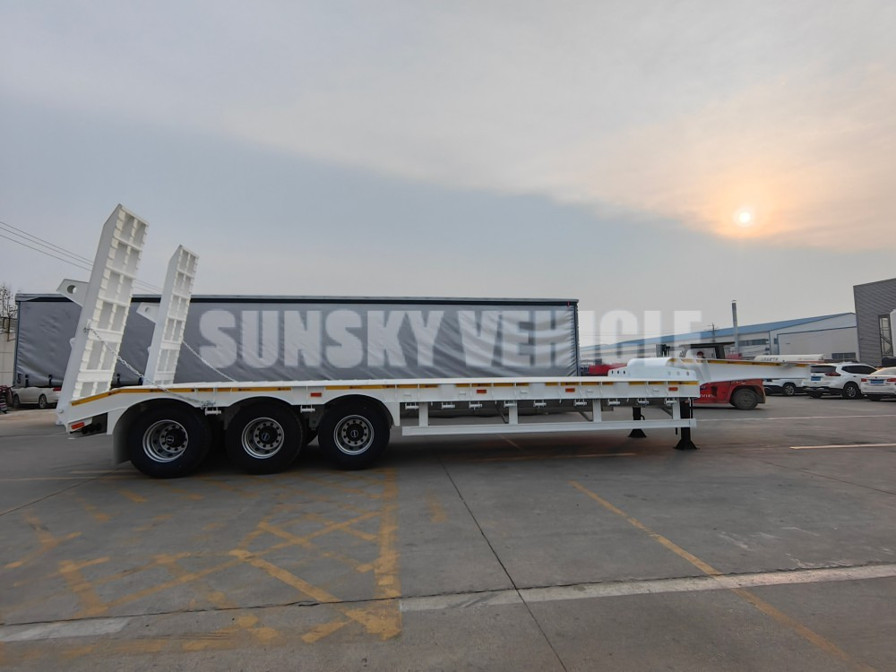 SUNSKY 3 Axle 40 Tons gooseneck lowbed trailer - Žemo profilio platforma puspriekabė: foto 5 SUNSKY 3 Axle 40 Tons gooseneck lowbed trailer - Žemo profilio platforma puspriekabė: foto 5