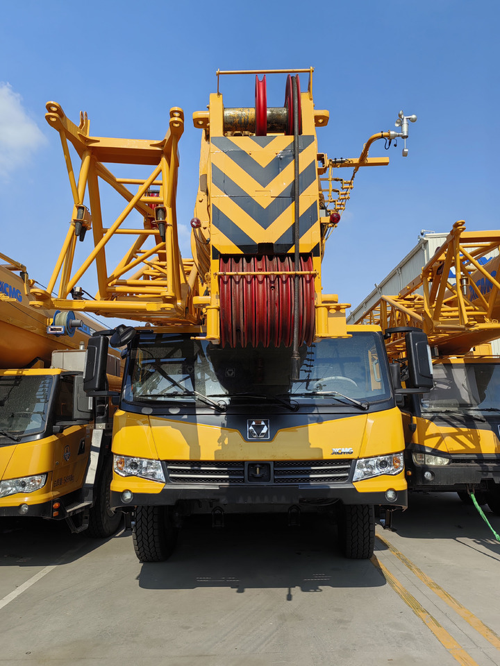 XCMG Factory Second Hand Mobile Truck Crane QAY200 200 Ton All Terrain Cranes In Good Condition - Visureigis kranas: foto 4 XCMG Factory Second Hand Mobile Truck Crane QAY200 200 Ton All Terrain Cranes In Good Condition - Visureigis kranas: foto 4
