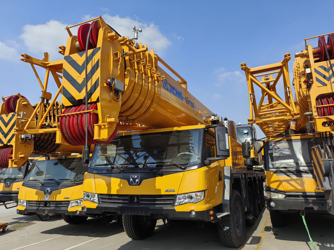 XCMG Factory Second Hand Mobile Truck Crane QAY200 200 Ton All Terrain Cranes In Good Condition - Visureigis kranas: foto 2 XCMG Factory Second Hand Mobile Truck Crane QAY200 200 Ton All Terrain Cranes In Good Condition - Visureigis kranas: foto 2