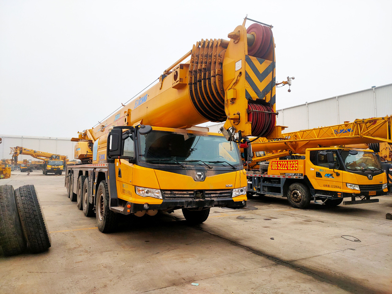 XCMG Official 130t Second Hand All Terrain Mobile Crane XCA130L8C Hydraulic Arm Crane Price List - Visureigis kranas: foto 2 XCMG Official 130t Second Hand All Terrain Mobile Crane XCA130L8C Hydraulic Arm Crane Price List - Visureigis kranas: foto 2