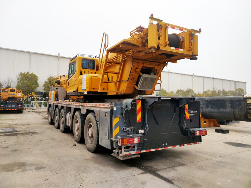 XCMG Official 130t Second Hand All Terrain Mobile Crane XCA130L8C Hydraulic Arm Crane Price List - Visureigis kranas: foto 4 XCMG Official 130t Second Hand All Terrain Mobile Crane XCA130L8C Hydraulic Arm Crane Price List - Visureigis kranas: foto 4