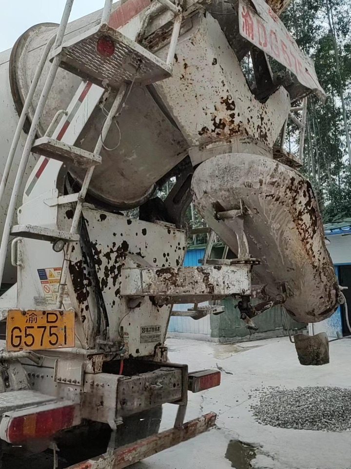 XCMG Official G4804B Used Cement Concrete Mixer 12m³ Concrete Mixer Truck HOWO - Betonvežis: foto 4 XCMG Official G4804B Used Cement Concrete Mixer 12m³ Concrete Mixer Truck HOWO - Betonvežis: foto 4