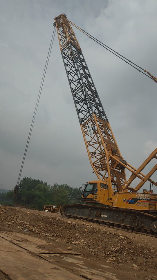 Vikšrinis kranas XCMG Official Second Hand Crawler Crane Lifting Equipment Mobile XGC300 300 Ton Crane Price: foto 6