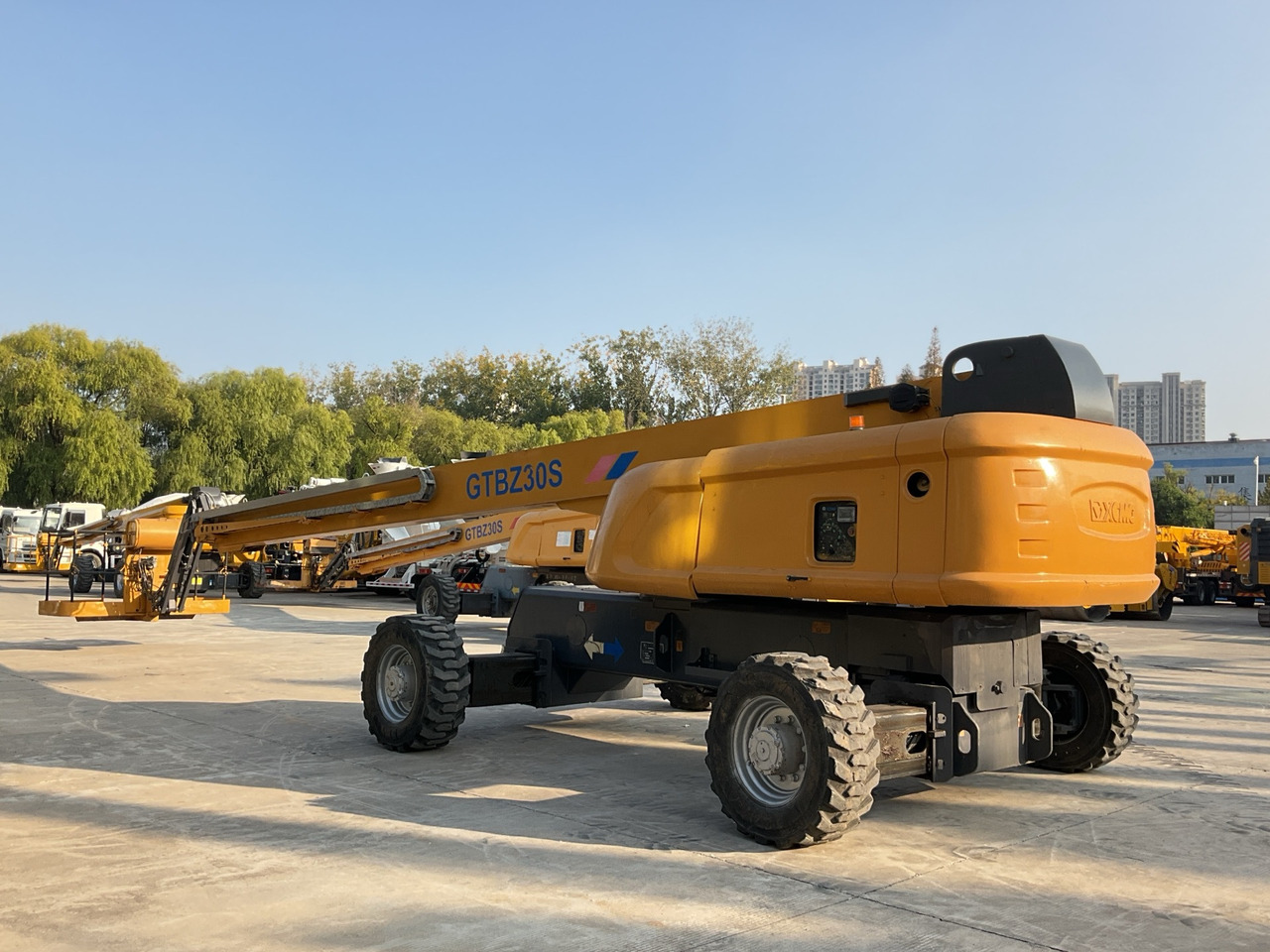 XCMG Official Used Aerial Boom Lift GTBZ30S 30 Meters Mobile Cherry Picker Price - Teleskopinis keltuvas: foto 3 XCMG Official Used Aerial Boom Lift GTBZ30S 30 Meters Mobile Cherry Picker Price - Teleskopinis keltuvas: foto 3