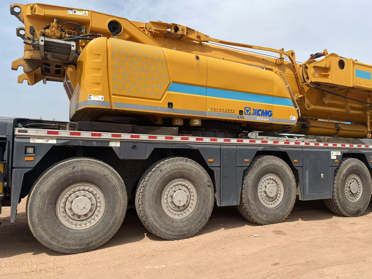 XCMG Official Used All Terrain Crane XCA300-1 300 Ton Mobile Crane Price - Visureigis kranas: foto 5 XCMG Official Used All Terrain Crane XCA300-1 300 Ton Mobile Crane Price - Visureigis kranas: foto 5