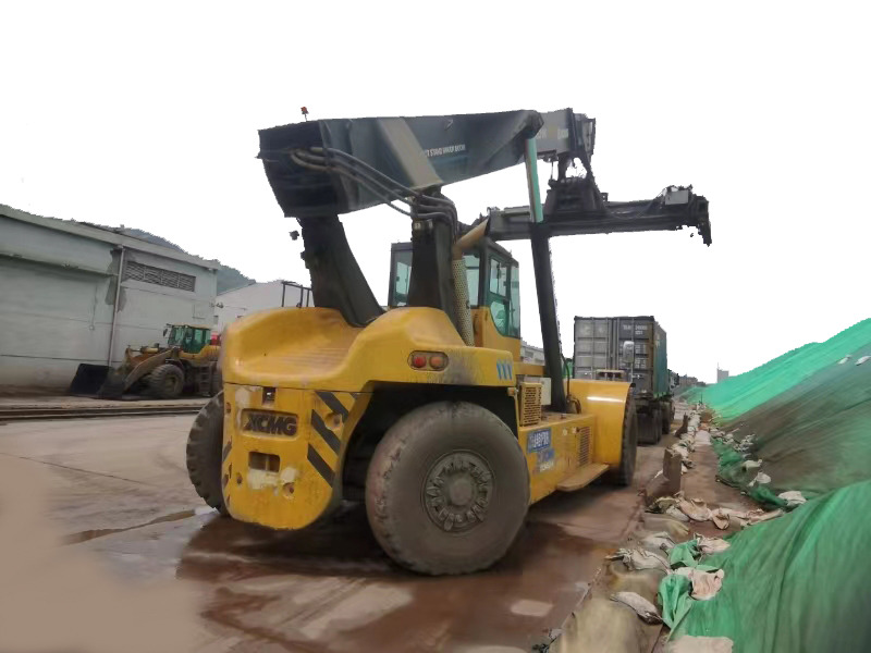 XCMG Official Used Mobile Reach Stacker 45 Tons XCS4531K For Container Price List - Stelažų krautuvas: foto 3 XCMG Official Used Mobile Reach Stacker 45 Tons XCS4531K For Container Price List - Stelažų krautuvas: foto 3
